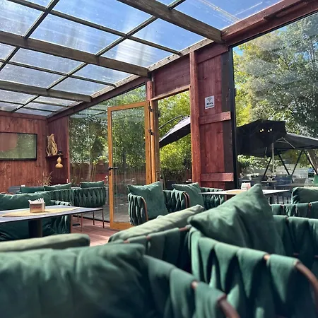 Arcadia Garden * ティラナ