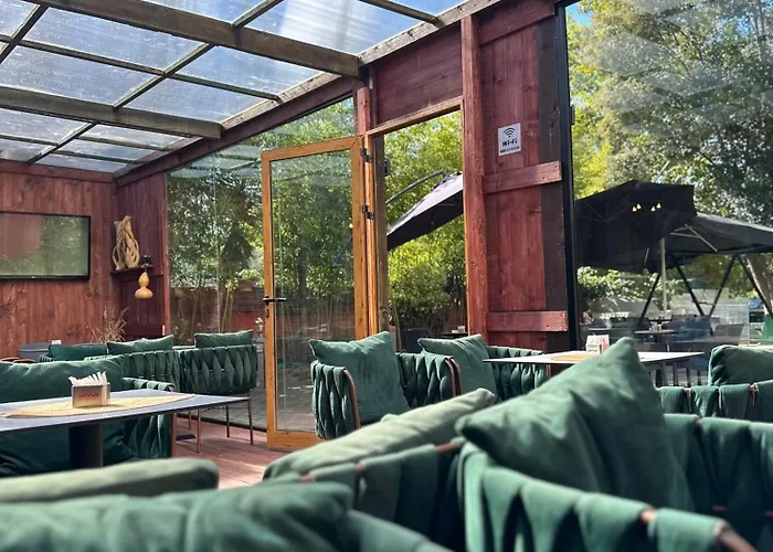 Arcadia Garden * ティラナ